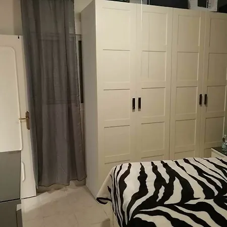 With One Bedroom In Sevilla, With Wonderful View, Balco Apartamento Sevilha
